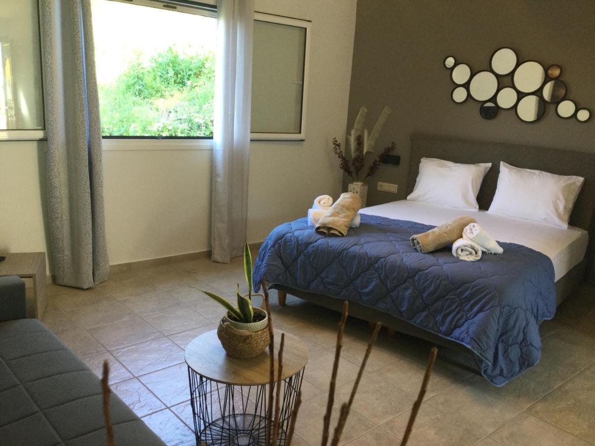 Vladimiros Apartments Barbati Exteriör bild