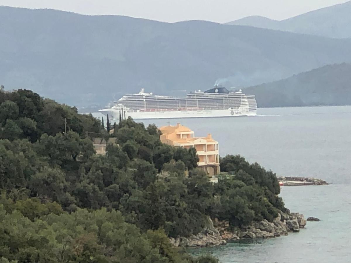 Vladimiros Apartments Barbati Exteriör bild