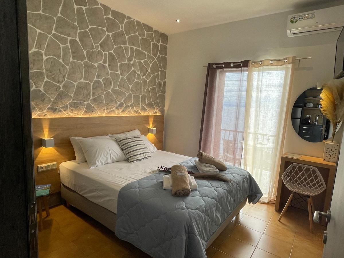 Vladimiros Apartments Barbati Exteriör bild