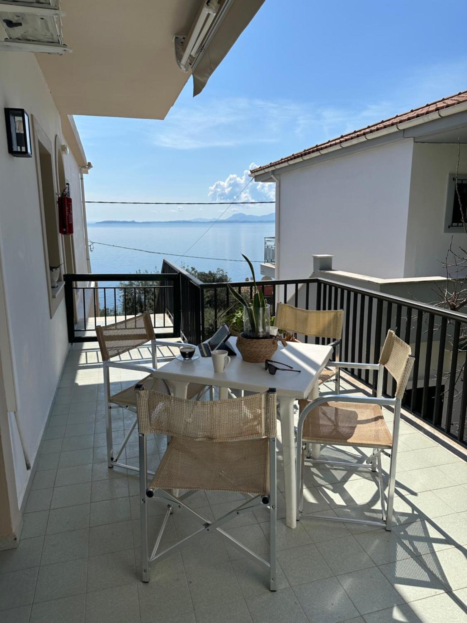 Vladimiros Apartments Barbati Exteriör bild