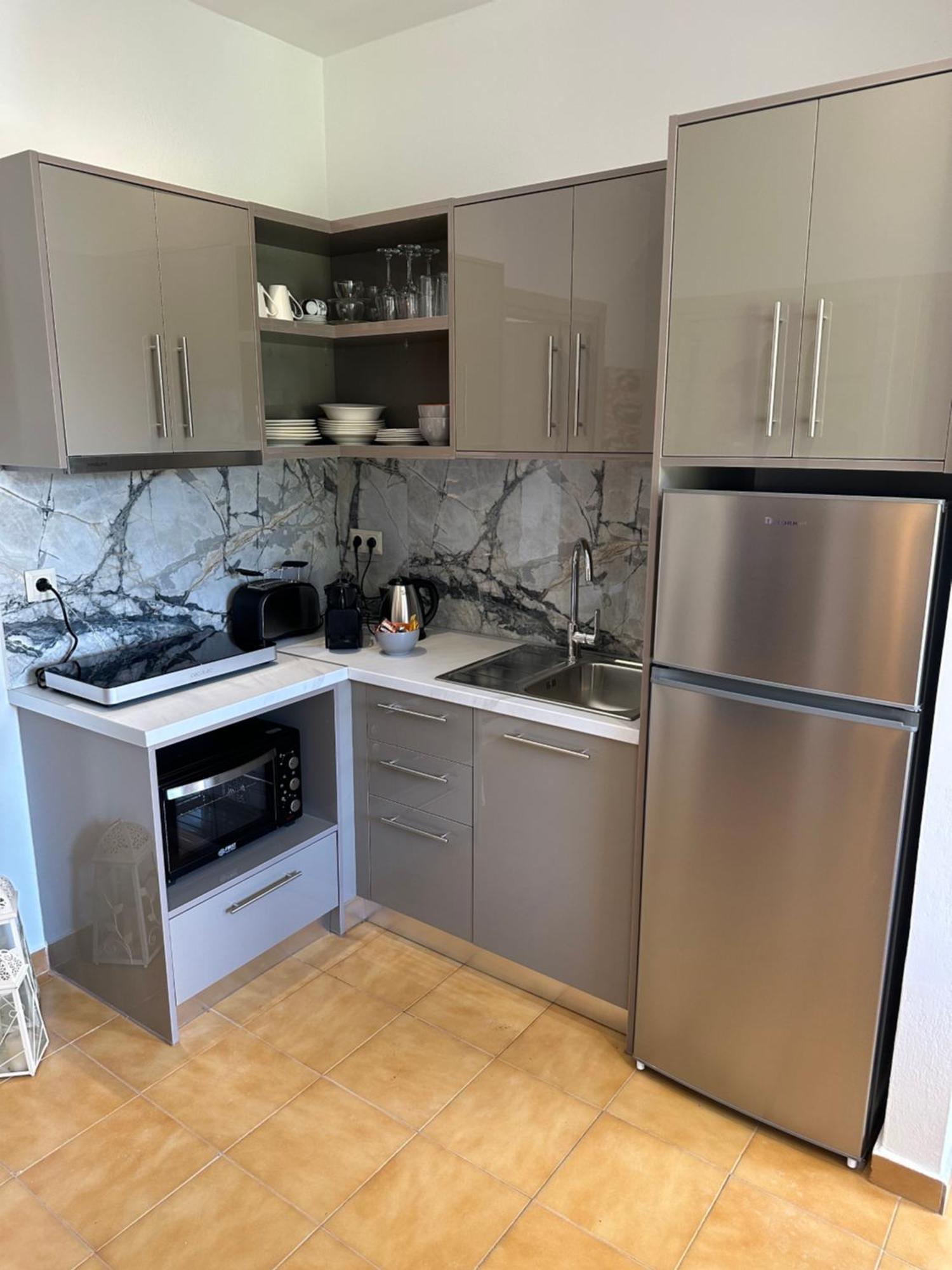 Vladimiros Apartments Barbati Exteriör bild