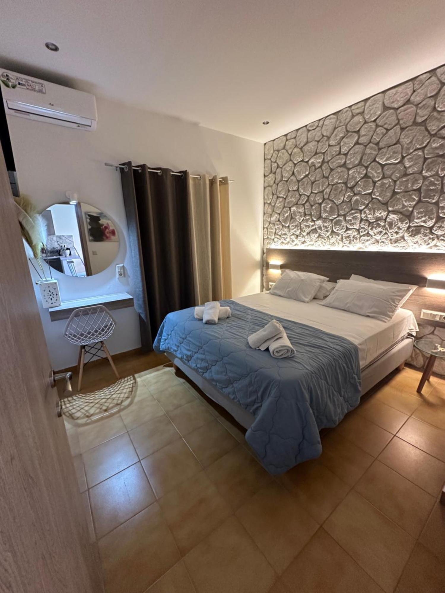 Vladimiros Apartments Barbati Exteriör bild