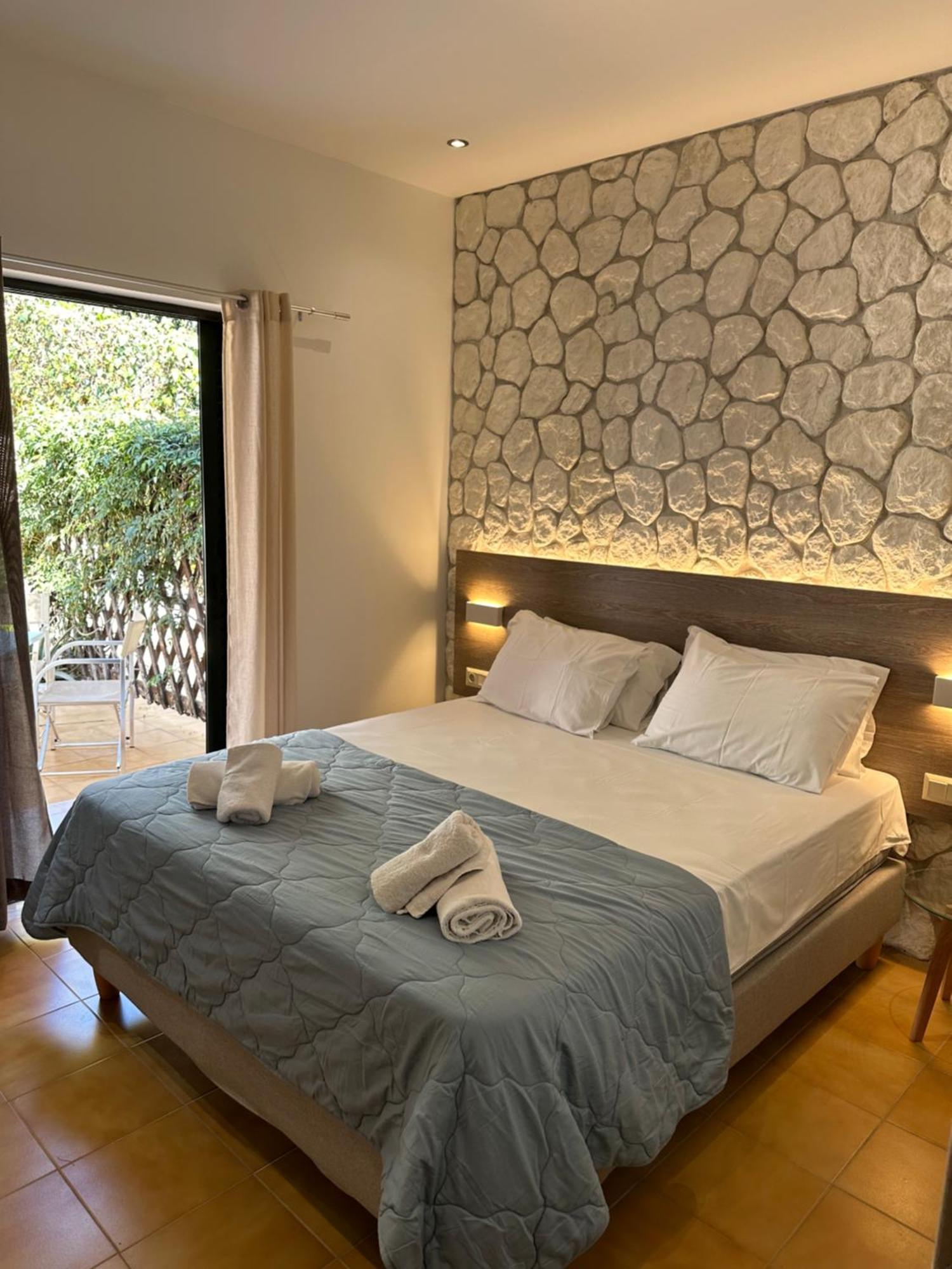 Vladimiros Apartments Barbati Exteriör bild