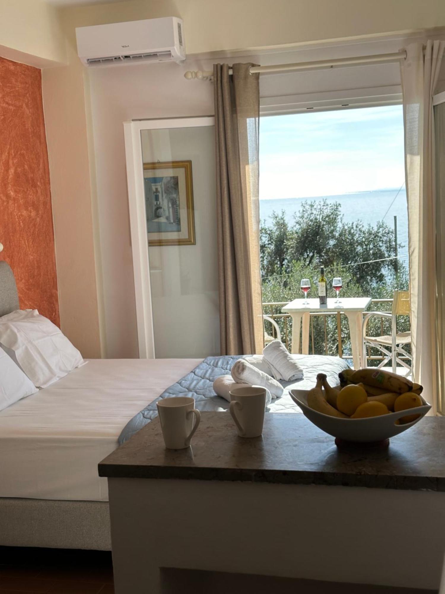 Vladimiros Apartments Barbati Exteriör bild