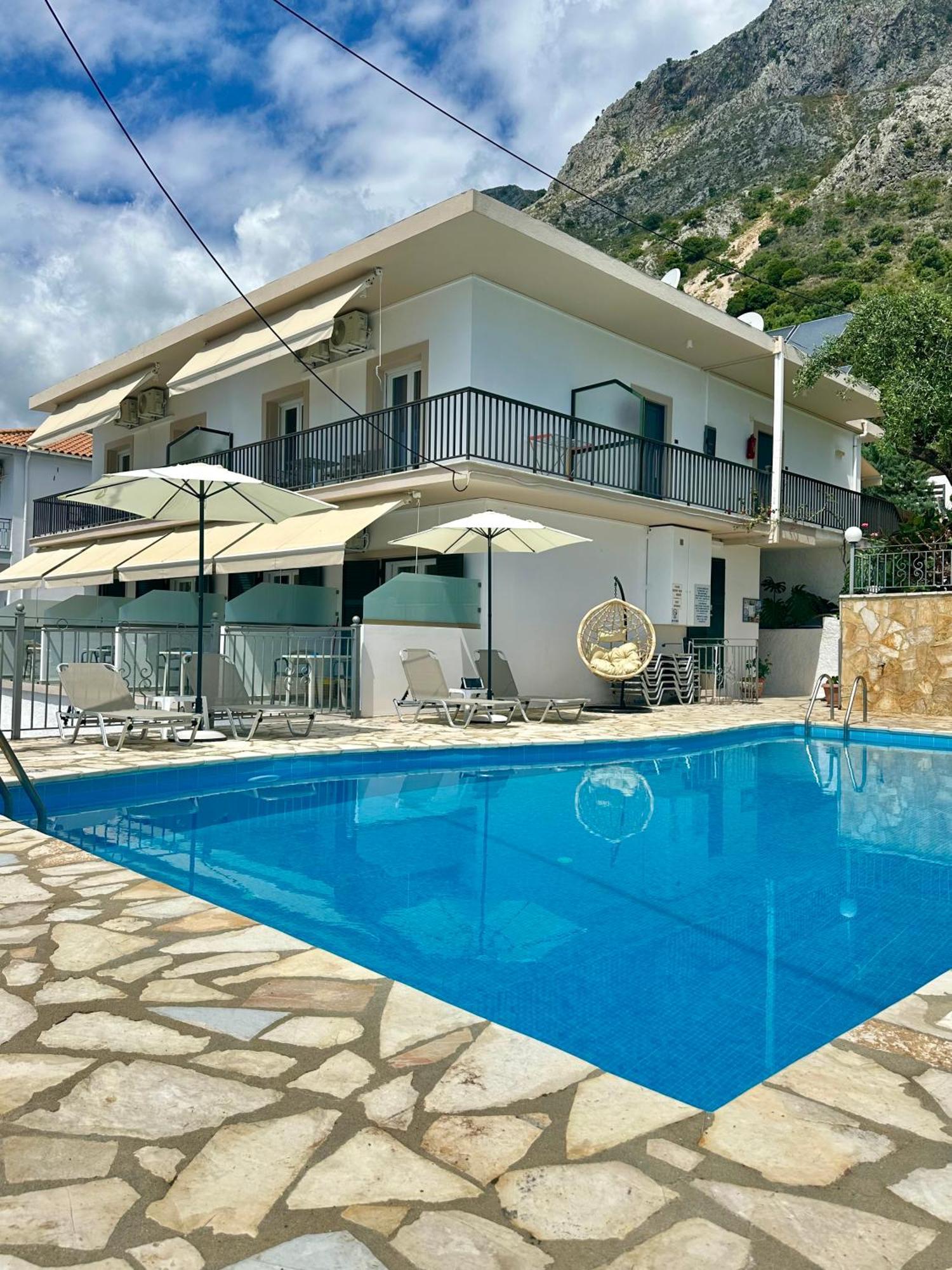 Vladimiros Apartments Barbati Exteriör bild